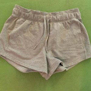 Lululemon inner glow shorts